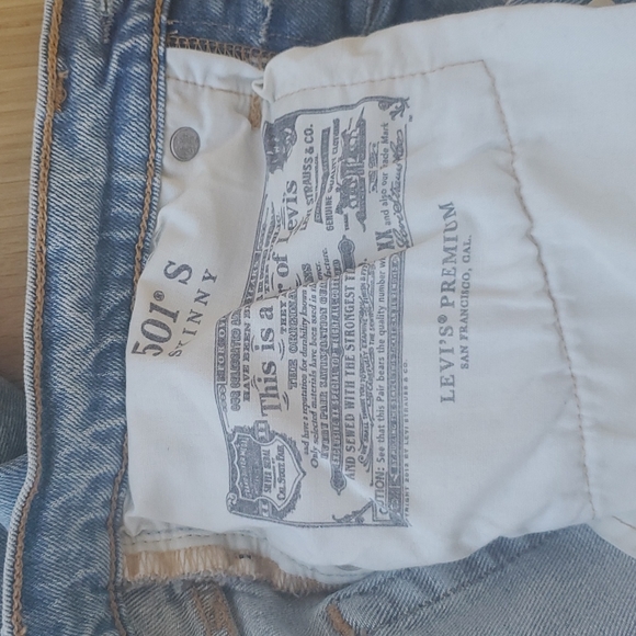 Levi's - Picture 4 of 4